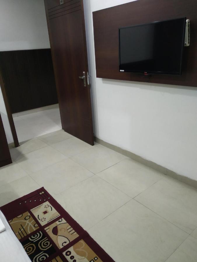 Hotel Popular Амритсар Экстерьер фото