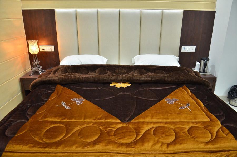 Hotel Popular Амритсар Экстерьер фото